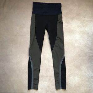 Athleta Yoga Pants Tights Leggings Black Navy Gray Color Block XXS